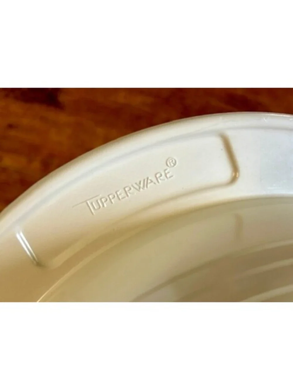 Tupperware Cream Plastic Bowl with Lid Set